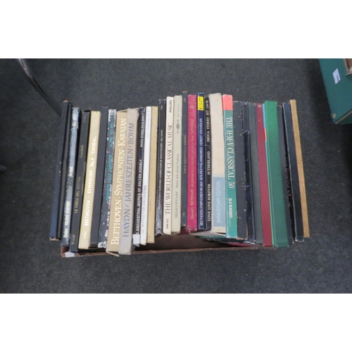 1474 - A box of classical musical vinyl LP boxsets (28)