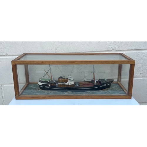 8007 - A cased model of a fishing vessel LT58      (E) £40-60   BYGONES