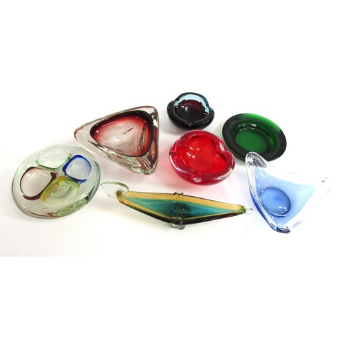 7183 - A collection of Murano/Czech dishes in various colours largest 19cm diameter