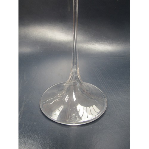 7237 - A Dartington 'D71' rare candlestick in clear glass on tulip base 19cm high (See page 41, Dartington ... 