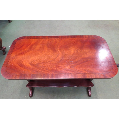 4239 - A 'Bevan and Funnell' crossbanded flame mahogany round corner occasional table on ring turned taperi... 