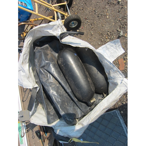 3384 - A ton bag containing tilts, tarpaulin and boat fenders   (E)  £10-20