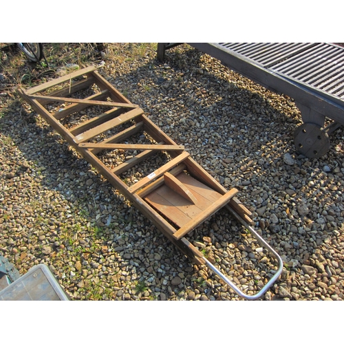 3416 - A set of wooden 6-tread steps