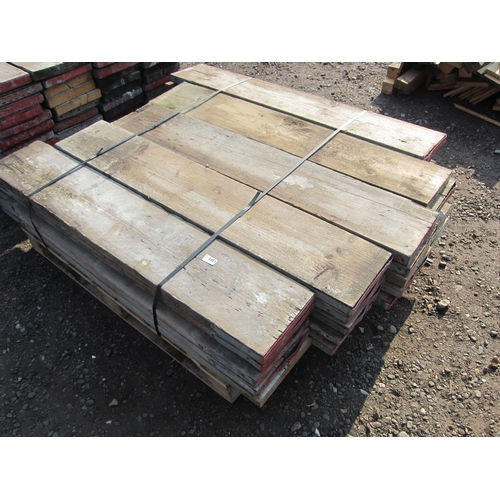 3481 - A pallet of 28 x 4' scaffold boards