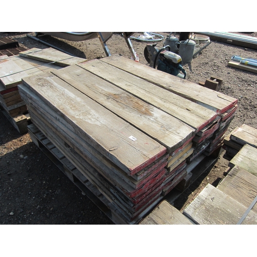 3482 - A pallet of 40 x 4' scaffold boards