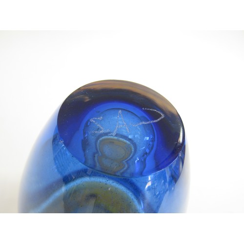 7154 - A Stuart Akroyd fish eye vase in blue and amber.  Signed to base. 19cm high