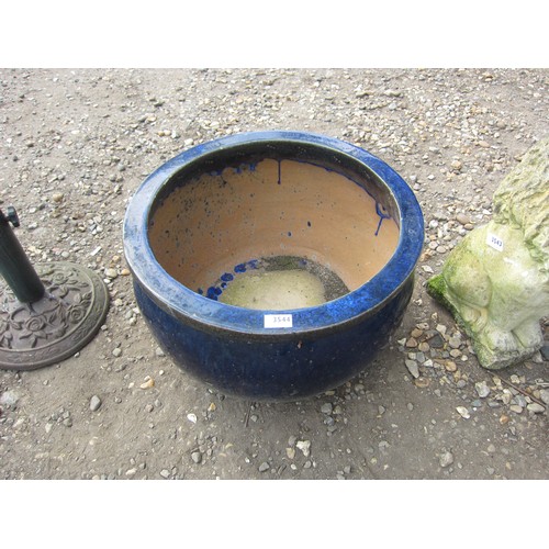 3544 - A blue glazed pot