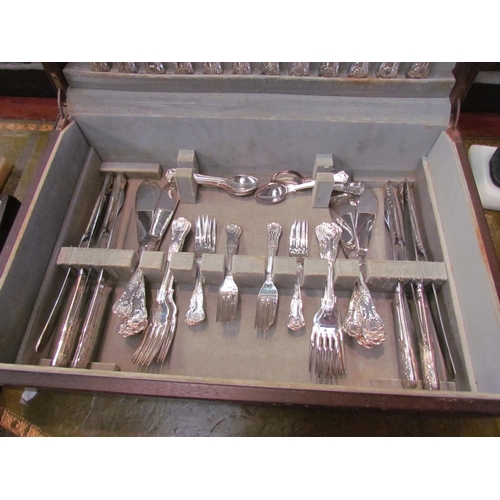 4203 - An Arthur Price Kings pattern ten place canteen of cutlery with paperwork