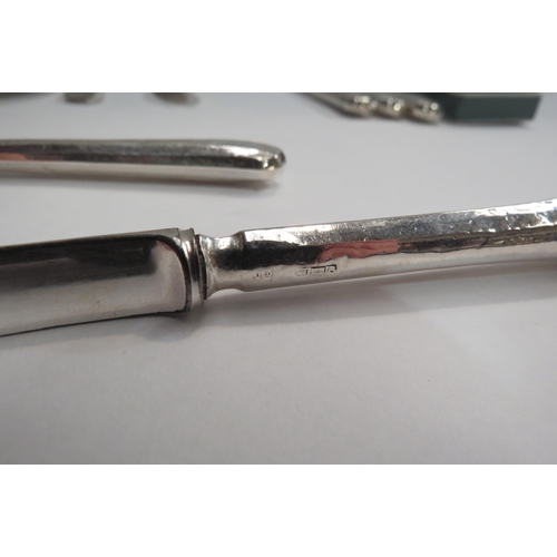 4338 - An Edwardian cake knife with silver 