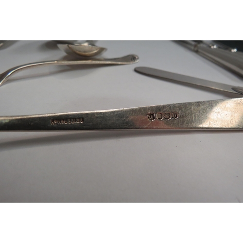 4338 - An Edwardian cake knife with silver 