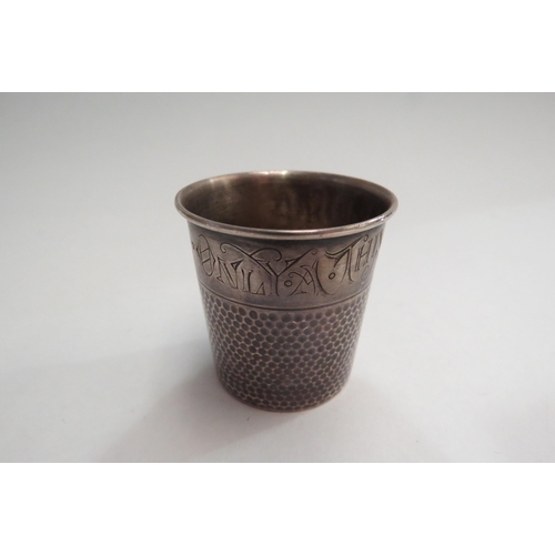 4353 - A silver thimble form shot cup