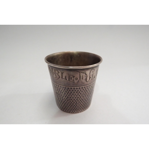 4353 - A silver thimble form shot cup