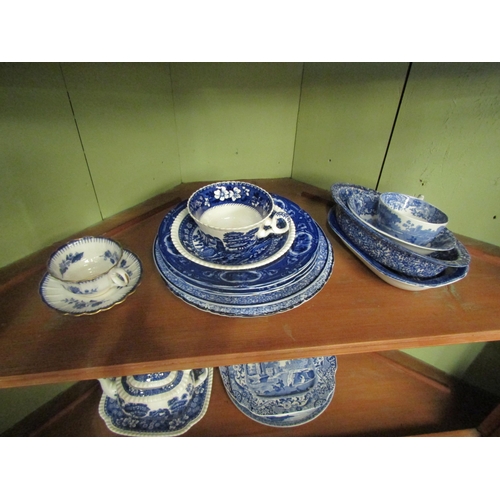 4216 - A good quantity of Spode blue and white ceramics including 