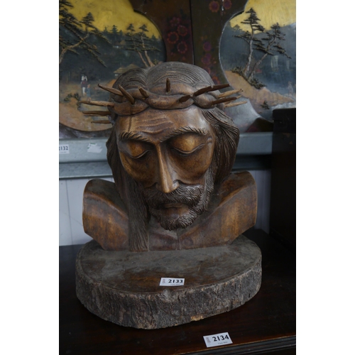 2133 - A carved wooden bust of Jesus