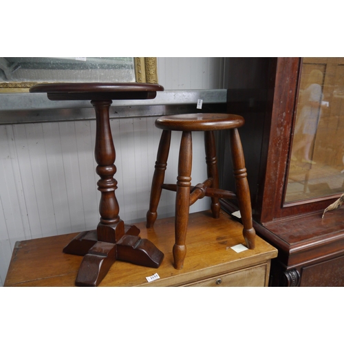 2161 - An oak country stool and occasional table