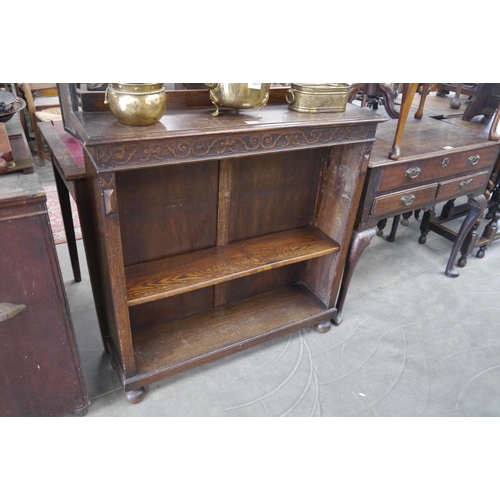 2218 - A 1920-30's oak bookcase