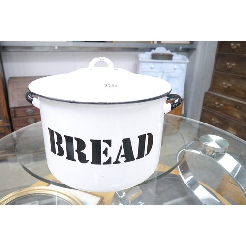 2284 - An enamel bread bin