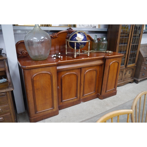 2289 - A Victorian mahogany sideboard, 6' 7