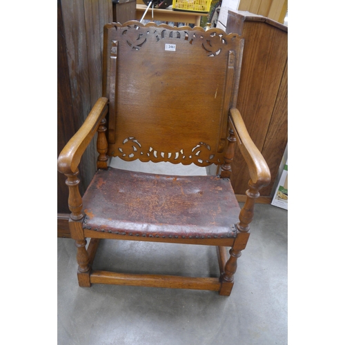 2461 - An oak monk chair