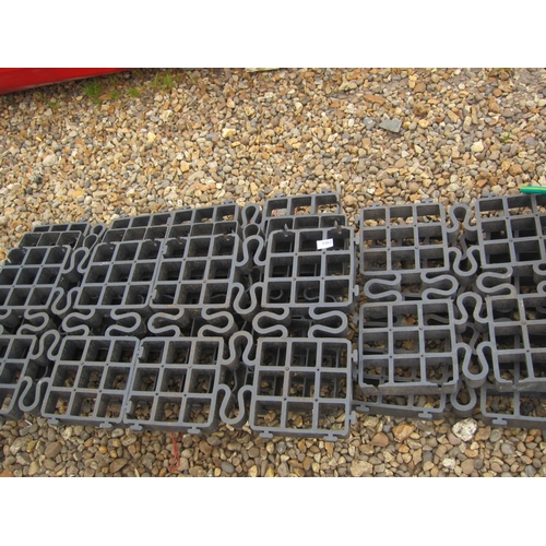 3362 - A quantity of driveway grids