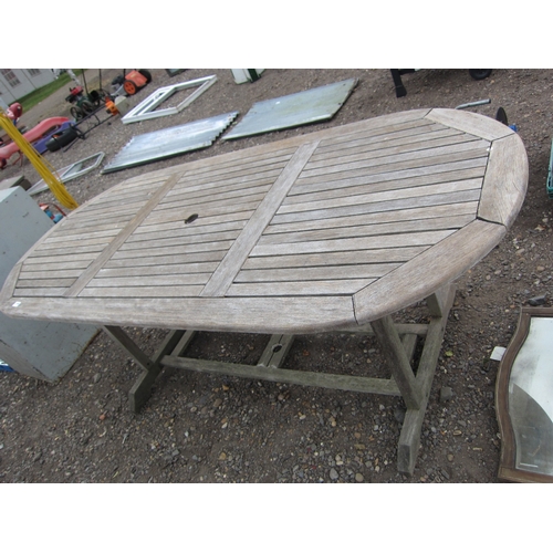 3440 - A D-end teak garden table