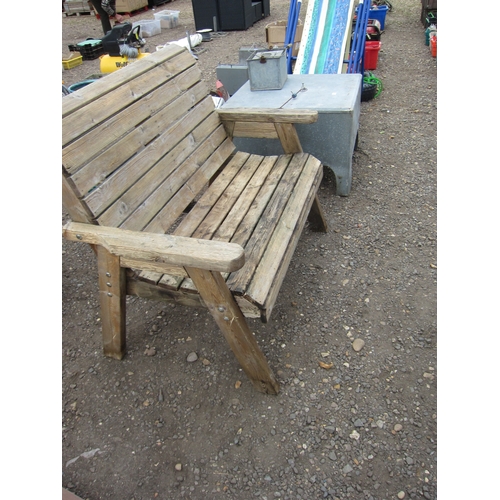 3442 - A wooden garden bench