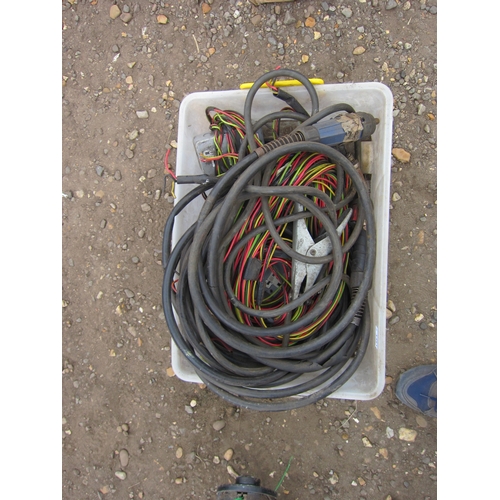 3461 - A box of cable and sockets, etc