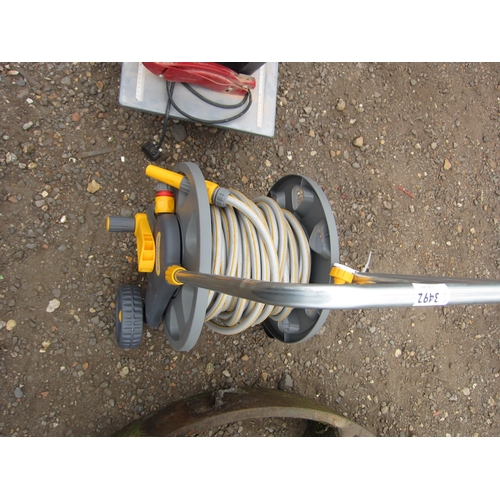 3492 - A Hozelock hose on reel