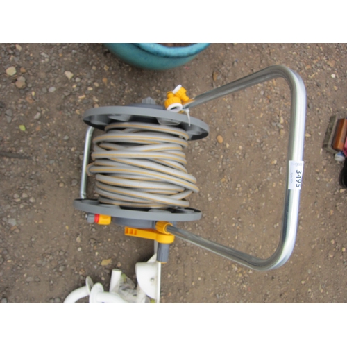 3495 - A Hozelock hose on reel