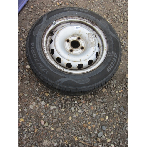 3527 - A wheel with tyre