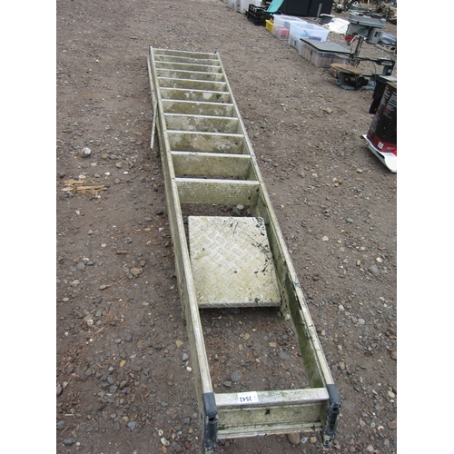 3542 - A set of 12-tread aluminium steps