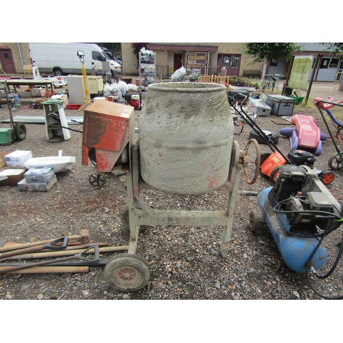 3561 - A cement mixer.  DTI Failure: Please see information pages