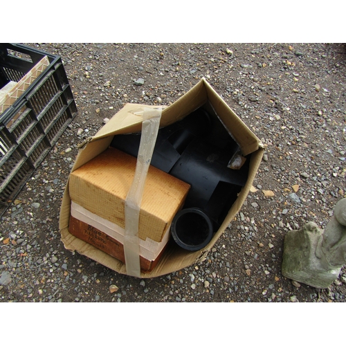 3580 - Two inspection chambers            (E) £8-15