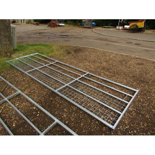 3597 - Approx. 12' unused galvanised half mesh field gate     (R) £70