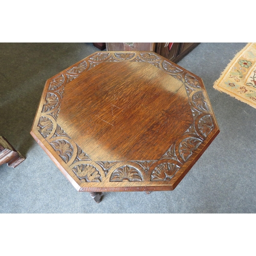 1134 - A folding bobbin turned octagonal top occasional table