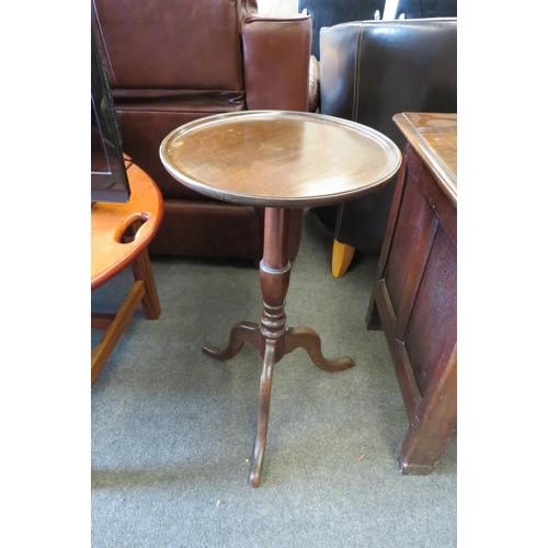 1139 - A 19th Century mahogany wine table with tripod base, 70cm tall x 39cm diameter              (E) £20-... 