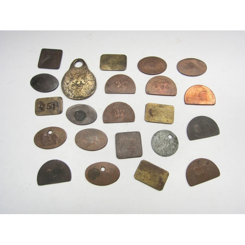 8164 - A quantity of brass and copper pay checks and tokens, all relating to GWR and BR (W) examples includ... 