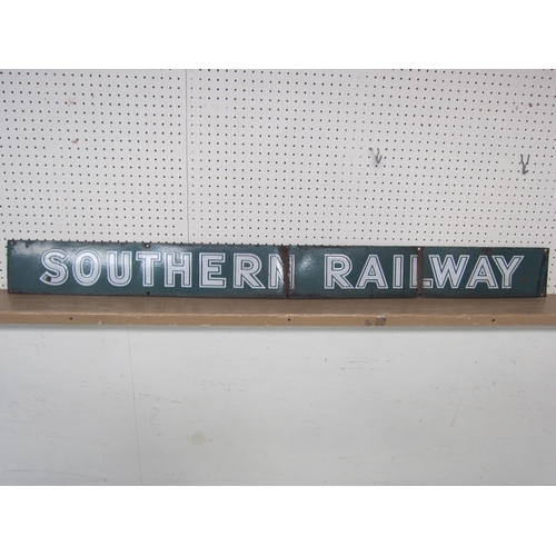 8229 - An enamel Southern Railway poster board heading sign a/f, 131.5 x 12.5cm