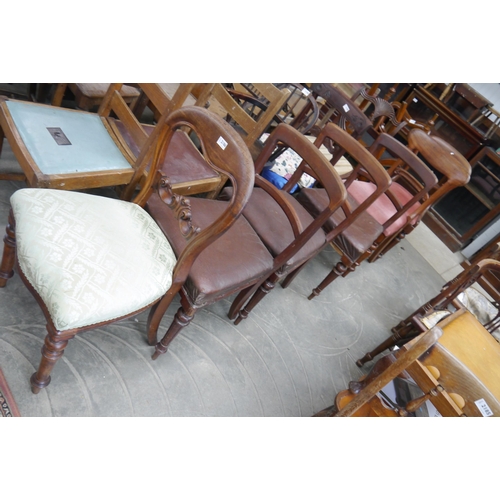 2195 - Five assorted Victorian mahogany dining chairs   (C)