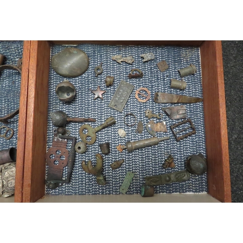 1310 - Two trays of detector finds including Roman examples