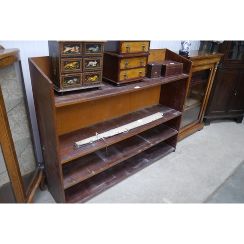 2142 - A mahogany bookcase   (E) £10-15