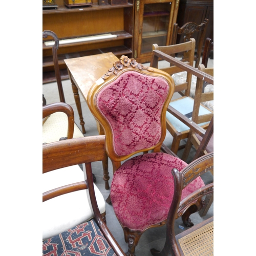 2181 - A Victorian carved walnut French parlour chair with an Edwardian walnut side table