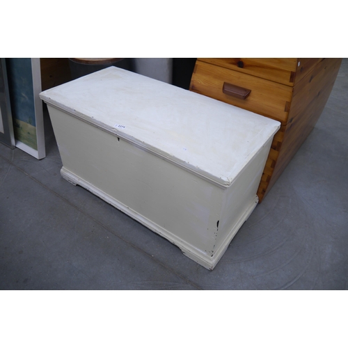 2274 - A painted Victorian pine blanket box   (R) £30