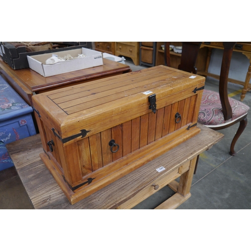 2286 - A pine box with metal latches