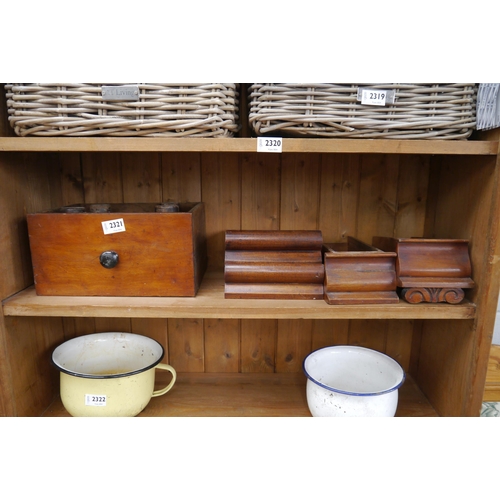 2321 - Five Victorian mahogany drawers and a set of four chest legs   (R)