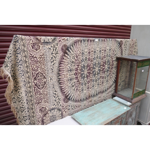 2449 - An Islamic silk throw   (R) £80