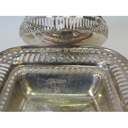 1094 - A late Victorian silver dish of rounded rectangular form with pierced rim. Sheffield 1899.
A George ... 