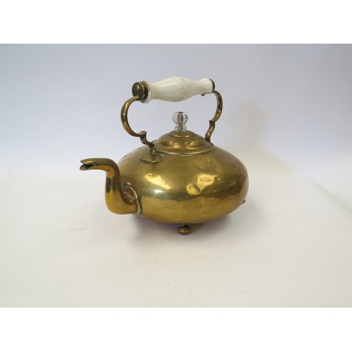 1096 - Mixed brass and copper items comprising a ceramic-handled kettle, hand-bell with wooden handle (clap... 