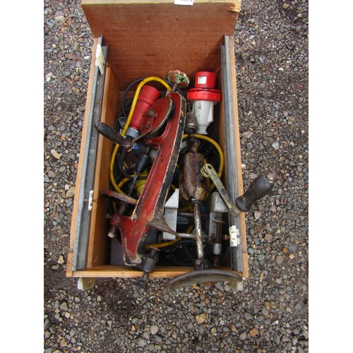 3395 - A box of mixed tools