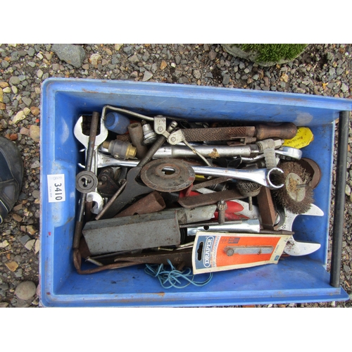 3410 - A box of tools including spanners